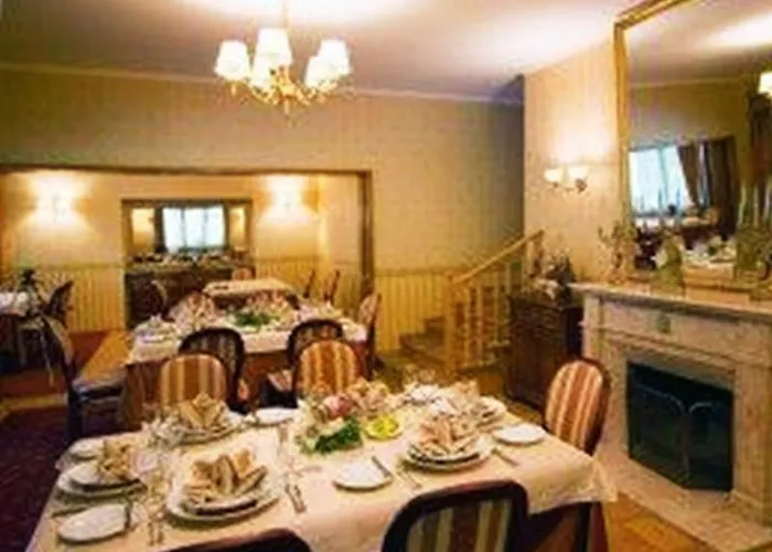 Gloria Palace Diplomat 3* Sofia